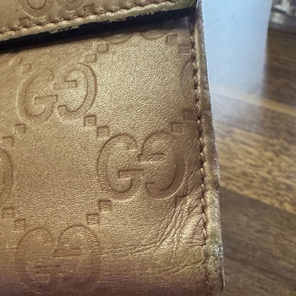 Gucci Tan Wallet with Heart Clasp - Picture 11 of 16
